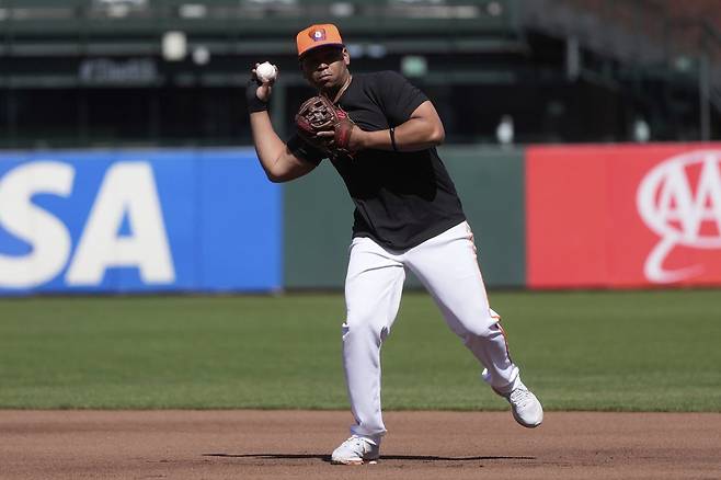 샌프란시스코 데버스는 최근 보스턴에서 트레이드 이적했다. 18일 데뷔전을 치러 5타수 2안타 1타점으로 기분 좋은 출발을 알렸다. 캘리포니아주|AP뉴시스