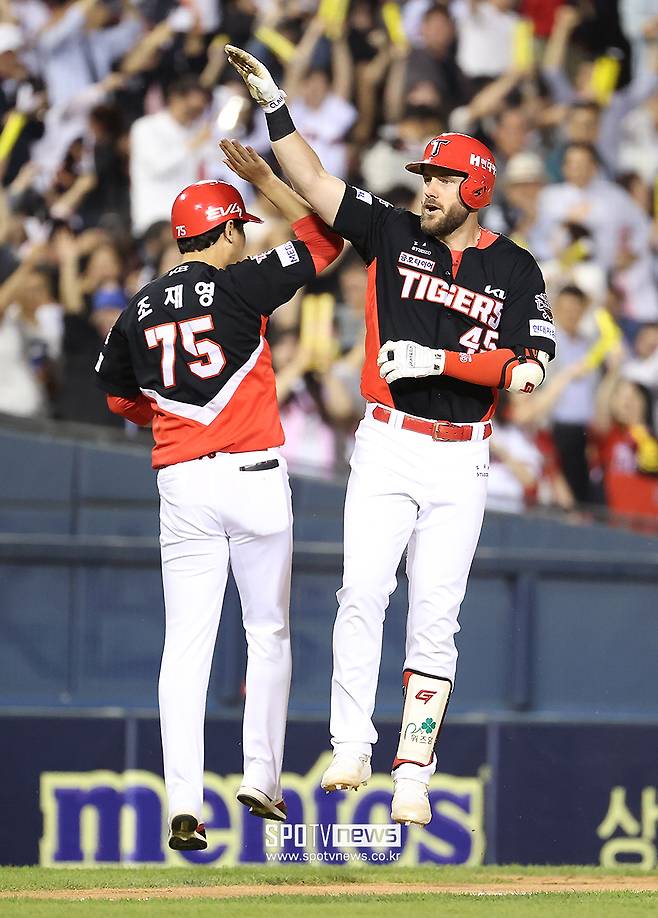 ▲ 장타력을 가지고 있는 위즈덤은 올해 득점권에서 약한 모습을 보여주고 있다 ⓒ곽혜미 기자