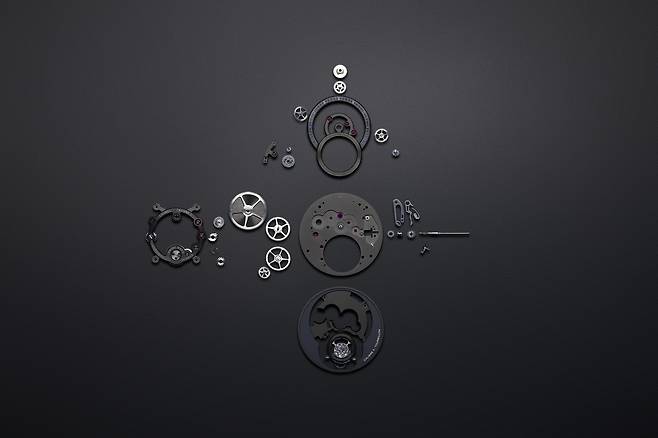 3년의 연구 개발을 거쳐 완성한 칼리버 5. 샤넬의 파인 워치 제조 역량을 엿볼 수 있다. 사진 샤넬 워치
