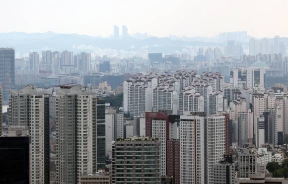 서울 남산에서 바라본 서울 아파트의 모습. 2025.06.19. 연합뉴스