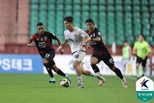 21일 저녁 포항스틸야드에서 열린 포항스틸러스와 제주SK의 K리그1 2025 20라운드 경기 (사진=한국프로축구연맹)