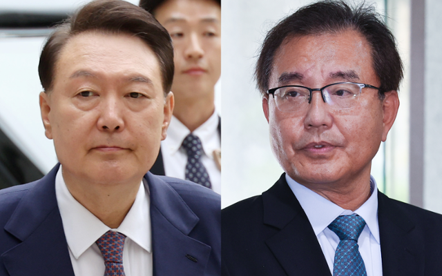 윤석열(왼쪽) 전 대통령이 16일 오전 서울 서초구 중앙지방법원에서 공판에 참석하기 위해 법원으로 향하고 있다. 이명현(오른쪽) 특별검사가 20일 오전 서울 서초구 사무실로 출근하고 있다. 사진공동취재단. 연합뉴스