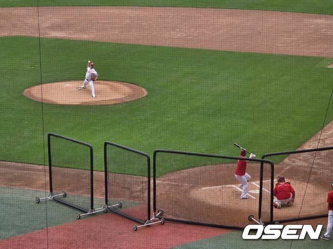 SSG 랜더스 문승원과 최정. /OSEN DB