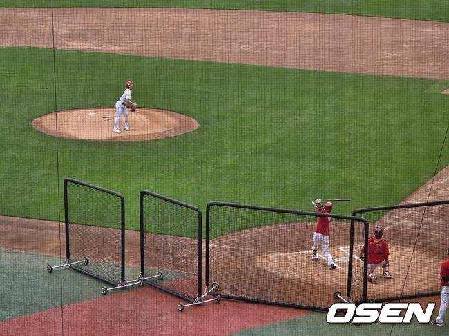 SSG 랜더스 문승원과 최정. /OSEN DB