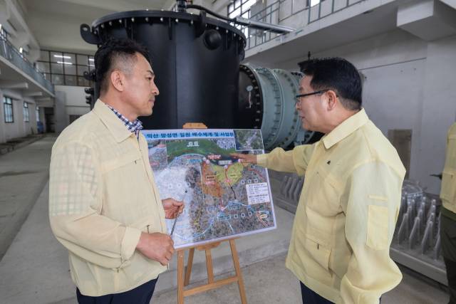 ▲앞서 익산시는 지난 19일 밤부터 중부와 남부지역 전역에 비가 내릴 것이라는 예보에 망성·용안·용동면 등 익산 북부지역의 곳곳을 살피고 현장 중심의 대응에 집중했다. ⓒ익산시