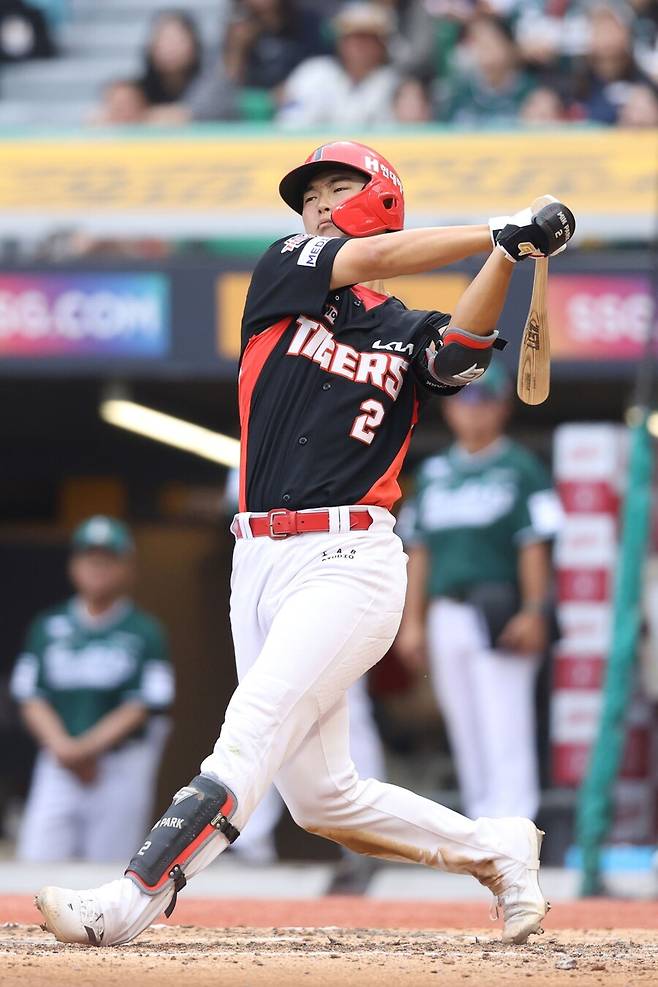 ▲ 8회 자신의 1군 데뷔 후 첫 홈런을 치는 등 공격에서 좋은 모습을 보인 박민 ⓒKIA타이거즈