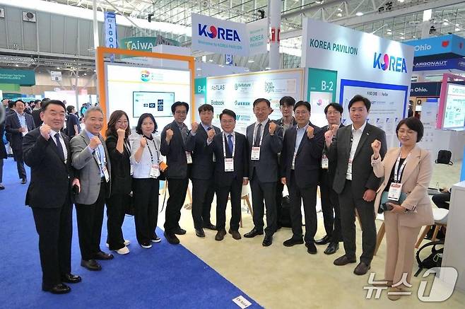 바이오 USA에 참가한 육동한 시장을 비롯한 춘천시 대표단.(춘천시 제공, 재판매 및 DB금지)