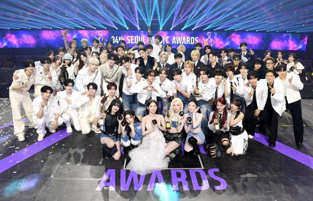'제34회 서울가요대상'에는 비투비·비비업·세이마이네임·아이들·아일릿·엔시티 도영·엔시티 위시·영탁·웨이브 투 어스·제로베이스원·크래비티·키키·킥플립·투모로우바이투게더·피원하모니·피프티피프티·하츠투하츠·황가람·QWER 등 19팀의 아티스트가 출격을 알렸다. 여기에 배우 강유석 김성철 남규리 박주현 변우석 신시아 옹성우 장규리 장률 정은채 등이 시상자로 참석했다. '서울가요대상' 조직위원회 제공