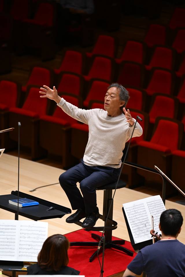 부산콘서트홀 개관공연을 앞두고 연습중인 정명훈 예술감독의 모습. 클래식부산 제공