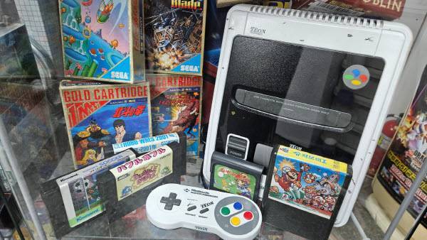 MSX용 버블보블! 그리고 슈퍼보이! 도색한 슈퍼패미콤도 눈에 띈다