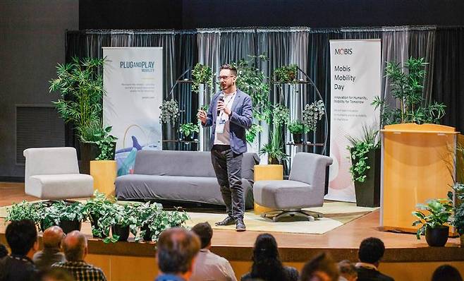 현대모비스 임직원이 지난4월 미국 디트로이트에서 개최한 '모비스 모빌리티 데이'에서 신기술을 발표하고 있다. /사진제공=현대모비스