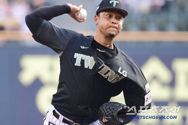 17일 잠실구장에서 열린 LG와 NC의 경기. 선발 투구하고 있는 LG 에르난데스. 잠실=송정헌 기자songs@sportschosun.com/2025.06.17/