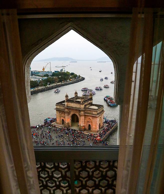 '타지마할 팰리스 호텔'에서 바라본 '게이트웨이 오브 인디아'. /인도정부관광청