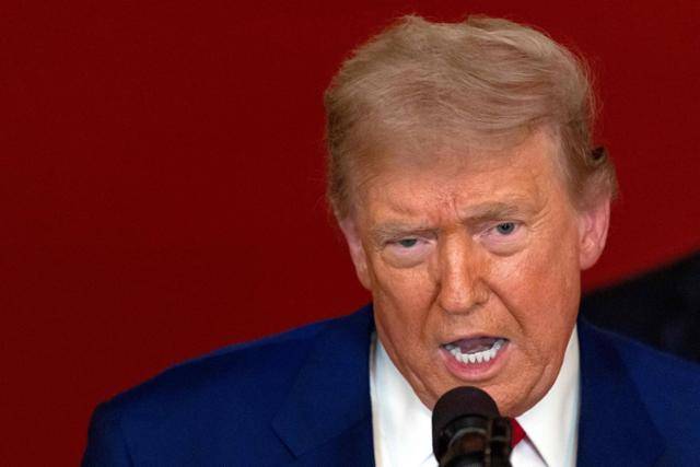 도널드 트럼프 미국 대통령이 21일 미군이 이란 핵시설을 폭격했다는 사실을 공개한 뒤 워싱턴 백악관에서 대국민 연설을 하고 있다. 워싱턴=AFP 연합뉴스