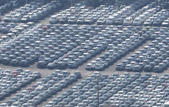 현대차 울산공장 수출선적부두의 완성차 모습. 연합뉴스