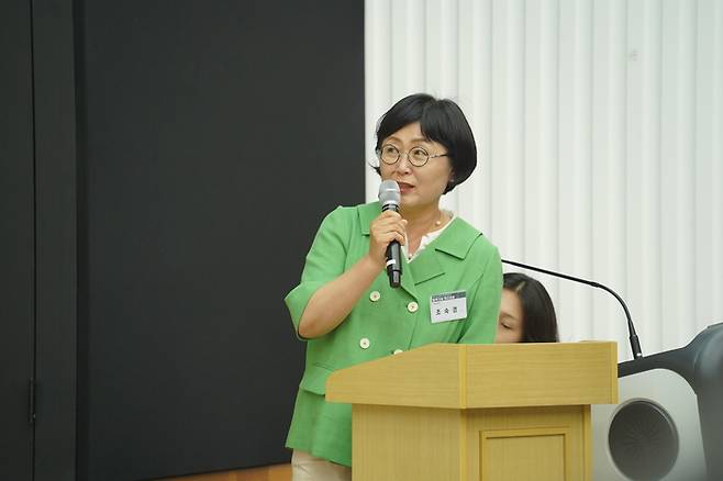 조숙경 한국에너지공과대학교(KENTECH) 교수가 25일 전남대에서 열린 '제3회 EFET 심포지엄'에서 패널 토론을 벌이고 있다.