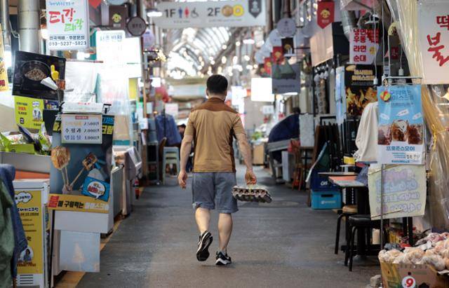 24일 서울의 한 전통시장 모습. 연합뉴스