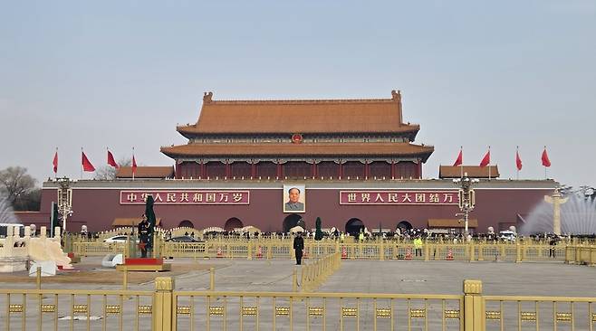 전국인민대표대회 개막식이 열린 3월5일 중국 베이징의 톈안먼광장에서 바라본 톈안먼의 모습. /뉴시스
