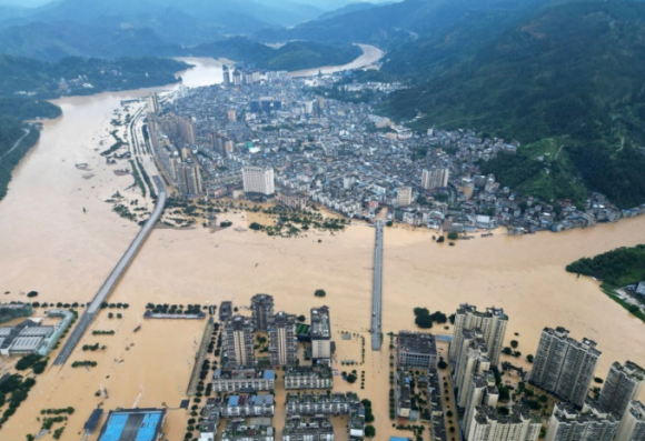 30년 만에 최대 홍수가 발생한 중국 서남부 구이저우성 피해 현장. 연합뉴스