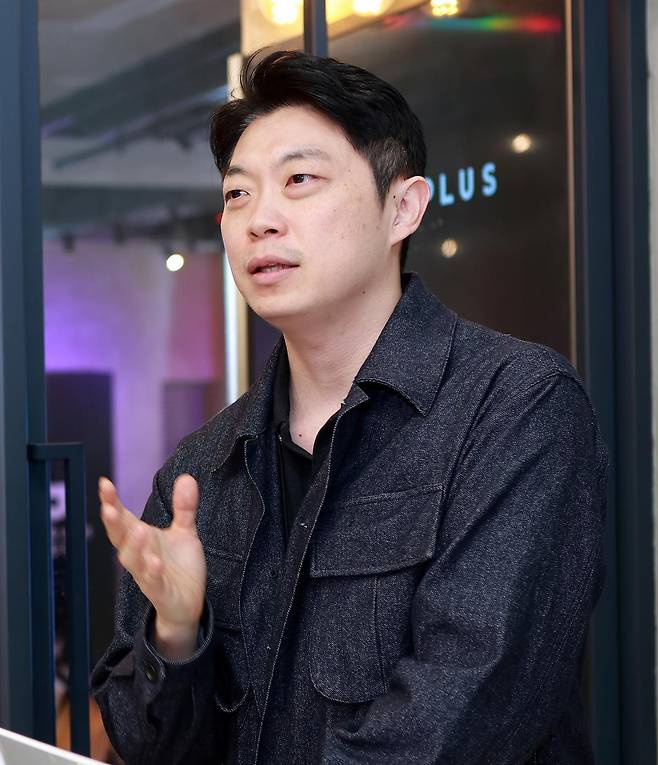 사회적 기업 ‘이퀄테이블’의 문준석 대표. 이퀄테이블이 운영하는 ‘내일의커피’는 국내 최초 탄소 저감 커피 브랜드다. 행복나래 제공