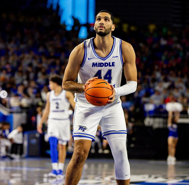 26일 DB에 합류한 에삼 무스타파. 사진=DB