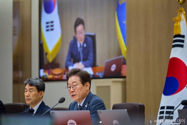 (서울=뉴스1) 허경 기자 = 이재명 대통령이 24일 서울 용산 대통령실 청사에서 열린 국무회의에서 발언하고 있다. (대통령실 제공. 재판매 및 DB 금지) 2025.6.24/뉴스1 Copyright (C) 뉴스1. All rights reserved. 무단 전재 및 재배포, AI학습 이용 금지. /사진=(서울=뉴스1) 허경 기자