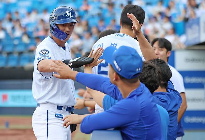 25일 대구삼성라이온즈파크에서 열린 2025 신한 SOL Bank KBO리그 한화 이글스와 삼성 라이온즈의 경기, 삼성이 7-2 승리를 거두고 3연패를 끊었다. 삼성 구자욱은 2안타 2타점 2득점으로 팀 승리에 힘을 보탰다. 삼성 라이온즈