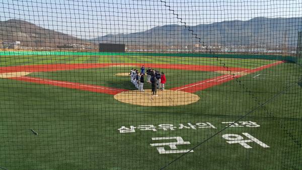 삼국유사군위야구장.