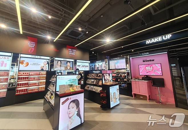 ㈜신세계는 프리미엄 뷰티 편집숍 '시코르'(CHICOR) 강남역점을 리뉴얼해 27일 새롭게 선보인다. 2025.6.26/뉴스1 ⓒ News1 김명신 기자