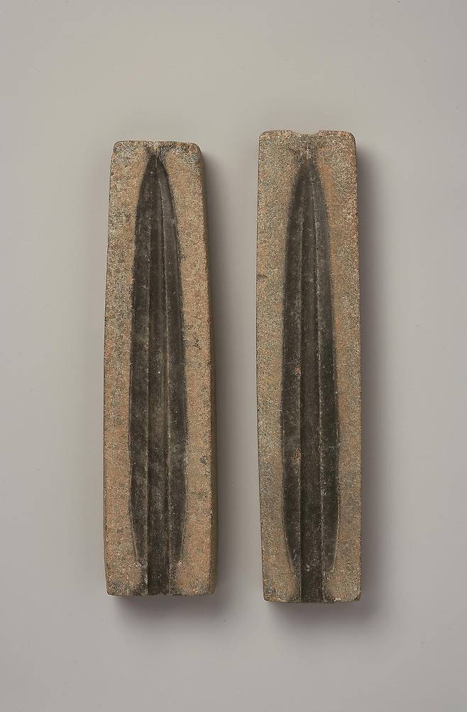 고대 만경강 유역에서 청동기가 제작됐다는 걸 보여 주는 보물 ‘청동검·청동꺾창 거푸집’.
국립전주박물관 제공