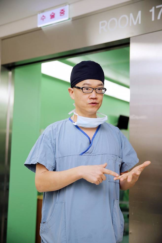 이충구 씨 췌장암 수술을 집도한 유영동 고려대 안암병원 간담췌외과 교수. 고려대 안암병원 제공