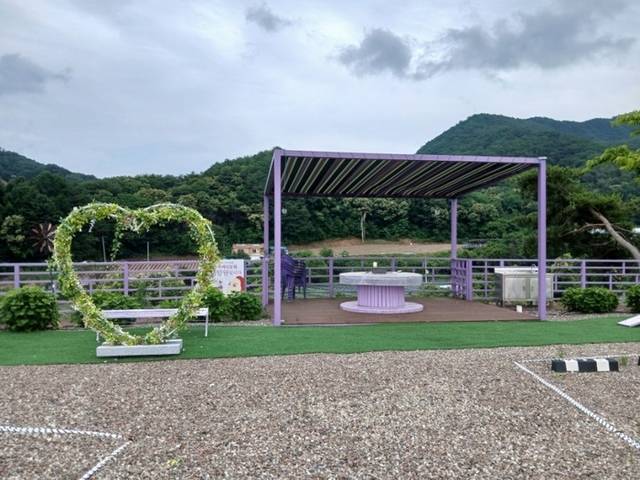 ▲ 채향원은 야외 공연장과 주차장을 활용, 매년 다채로운 공연 행사를 진행하고 있다. 이들 시설은 사전 신청을 통해 누구나 무료로 이용할 수 있다.