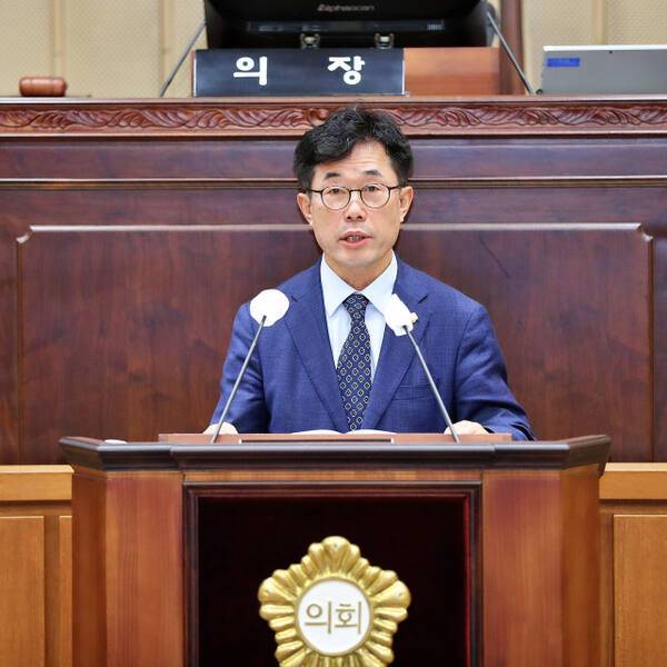 김태흥 의왕시의회 부의장이 최근 열린 제312회 의왕시의회 제1차 정례회 2차 본회의에서 5분 자유발언을 하고 있다. 의왕시의회 제공