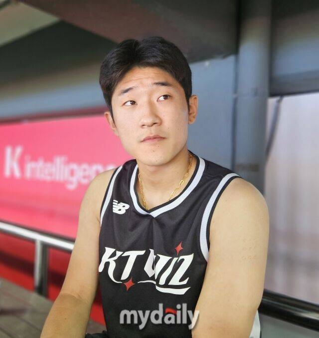 KT 위즈 유니폼을 입은 임준형./수원=심혜진 기자