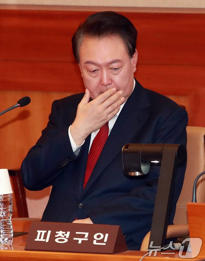 윤석열 대통령이 21일 서울 종로구 헌법재판소에서 열린 탄핵심판 3차 변론기일에 출석해 있다. 2025.1.21/뉴스1 ⓒ News1 사진공동취재단