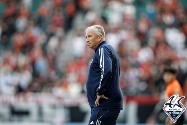 전북현대 감독 시절의 단 페트레스쿠. 사진┃한국프로축구연맹