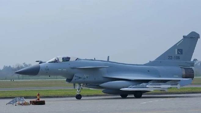 중국 J-10CE 전투기