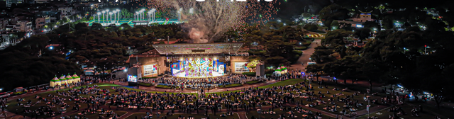 21일 오후6시30분 코오롱야외음악당에서 개막작 모습.