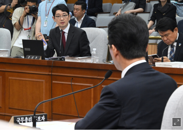 김민석 국무총리 후보자가 지난 24일 국회에서 열린 인사청문회에 출석해 주진우 국민의힘 의원의 질의에 답하고 있다. 오승현 기자