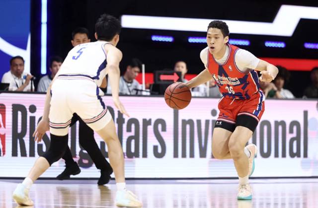 경기에 집중하는 에디 다니엘(오른쪽). /사진=미국프로농구(NBA) 라이징 스타 인비테이셔널 SNS