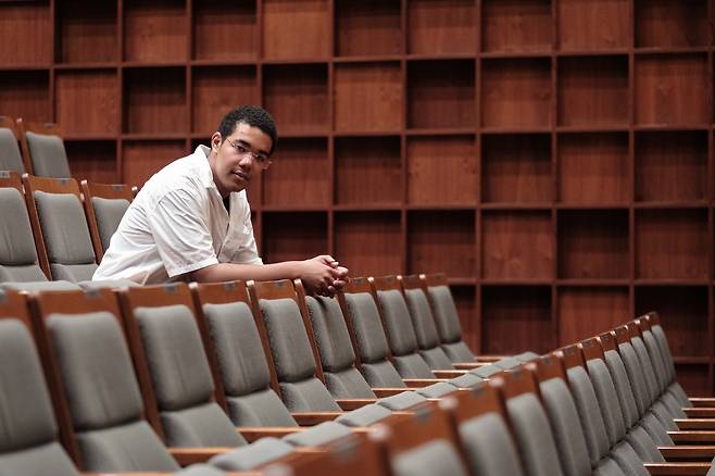 떠오르는 젋은 작곡가 이하느리 (서울=연합뉴스) 류효림 기자 = 이하느리 작곡가가 지난 27일 서울 서초구 예술의전당 리사이틀홀에서 연합뉴스와 인터뷰에 앞서 포즈를 취하고 있다. 2025.6.29. ryousanta@yna.co.kr