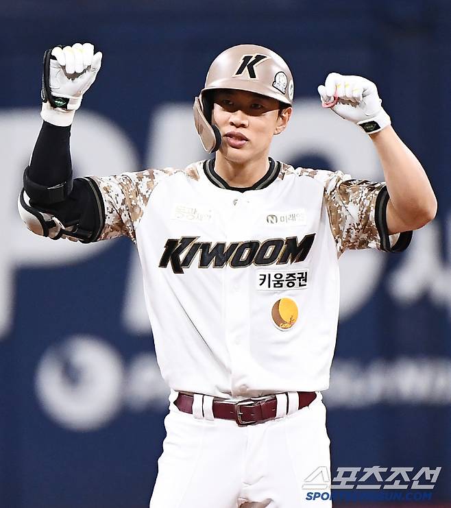 26일 서울 고척스카이돔에서 열린 KIA-키움전. 5회말 1사 1, 2루 송성문이 1타점 2루타를 친 후 기뻐하고 있다. 고척=정재근 기자 cjg@sportschosun.com/2025.6.26/