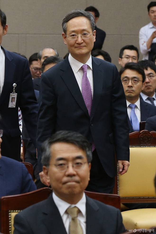 봉욱 민정수석이 대검 신임 차장 시절인 2017년 5월22일 오후 서초구 대검찰청에서 열린 김주현 대검 차장검사 이임식에 참석하고 있다. /사진=이기범 기자 leekb@