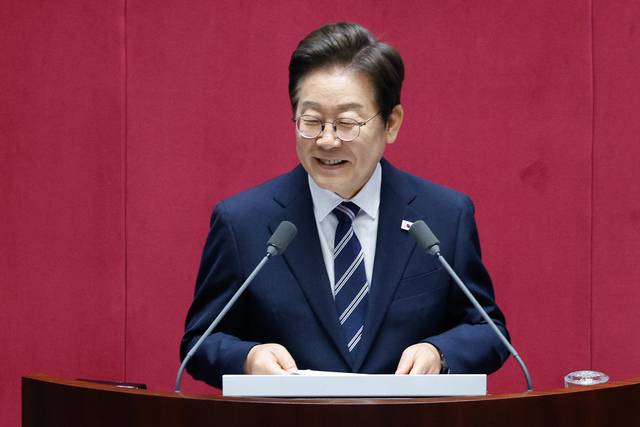 이재명 대통령이 지난 6월26일 국회 본회의장에서 추가경정예산 시정연설을 하고 있다.<국회사진기자단>