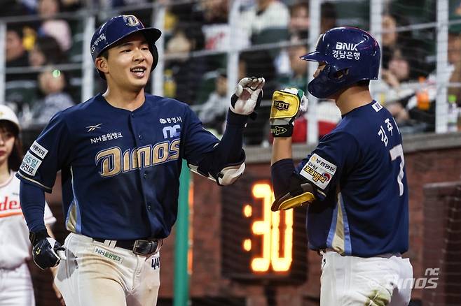 NC 내야수 김휘집(왼쪽)과 김주원. 구단 제공