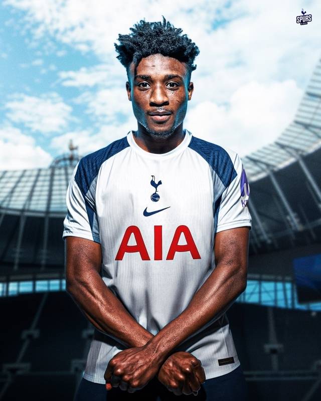 쿠두스는 이적설 중심에 있는 손흥민을 대신할 수 있는 선수다. 그는 공격에 있어 전 포지션을 소화할 수 있는 선수다. 2024-25시즌에는 윙어로서 활약했고 5골 4도움을 기록했다. 사진=스퍼스 글로벌 SNS