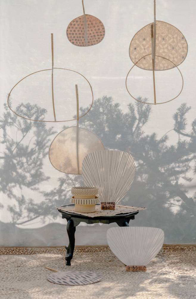 하우스오브신세계 헤리티지 ‘여름이 깃든 자리’ 전시. 신세계백화점