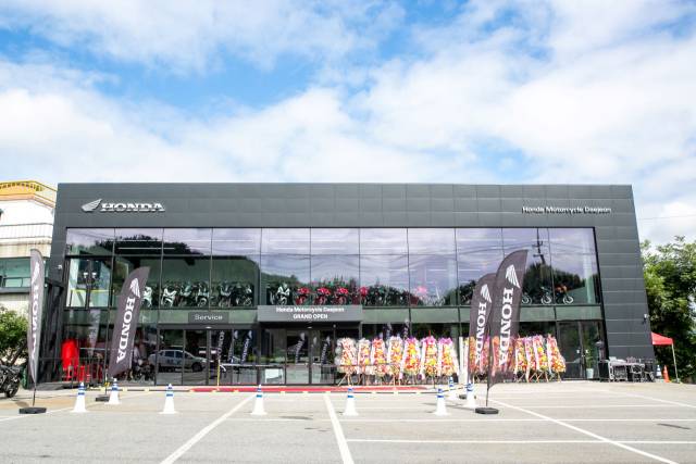 혼다코리아가 대전 유성구에 개장한 ‘혼다 모터사이클 대전’ 외관. 사진제공=혼다코리아
