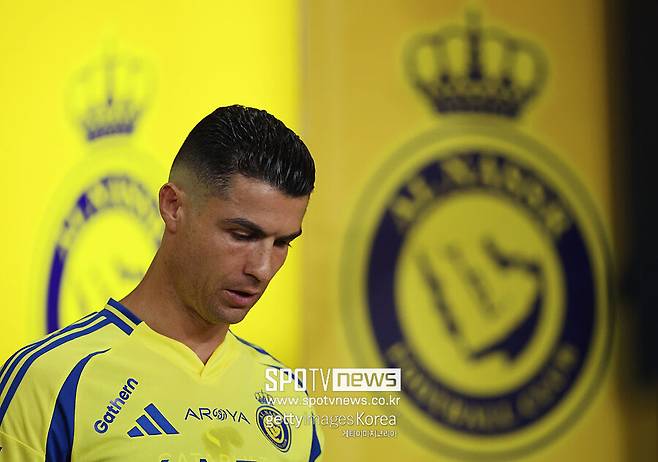 ▲ 호날두는 전세계 축구선수들에게 사우디아라비아라는 새로운 선택지를 제공한 선구자다. 지난 2022년 말 맨체스터 유나이티드를 떠나는 결정을 내린 호날두는 천문학적인 연봉을 보장받으며 사우디아라비아로 향했다. 호날두를 시작으로 세계적인 선수들이 중동으로 이적했다.