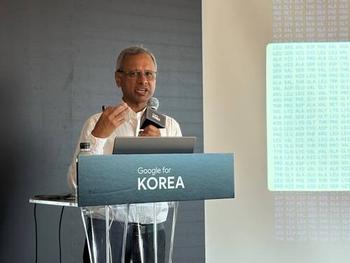 마니쉬 굽타 구글 딥마인드 시니어 디렉터 (서울=연합뉴스) 김경희 기자 = 구글 마니쉬 굽타 딥마인드 시니어 디렉터가 2일 조선 팰리스 호텔에서 기자간담회를 갖고 있따. 2025.7.2 kyunghee@yna.co.kr